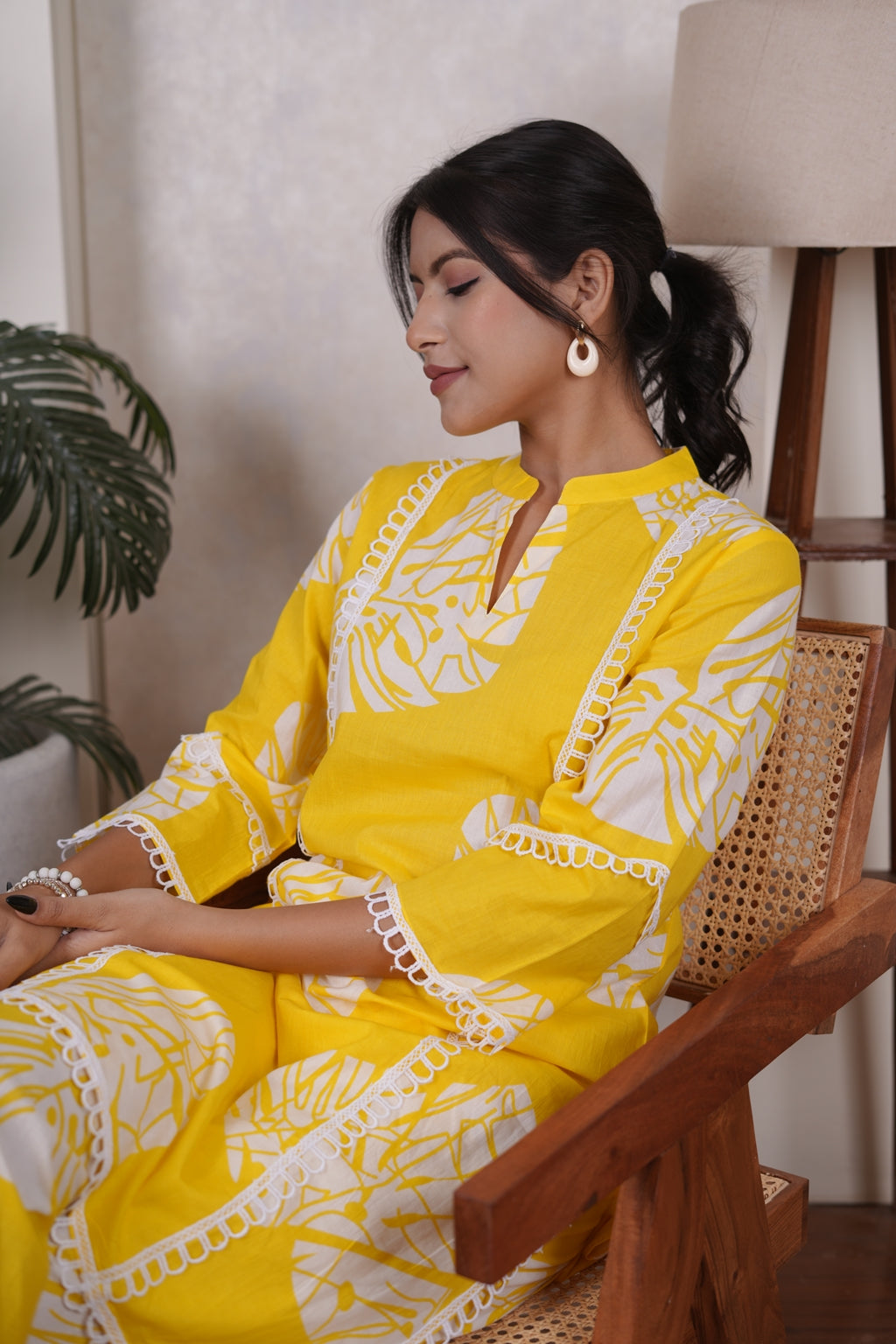 yellow Cord- set